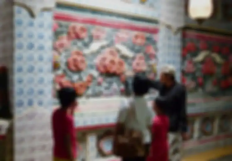 Keraton Kasepuhan dan Misteri Buaya Putih