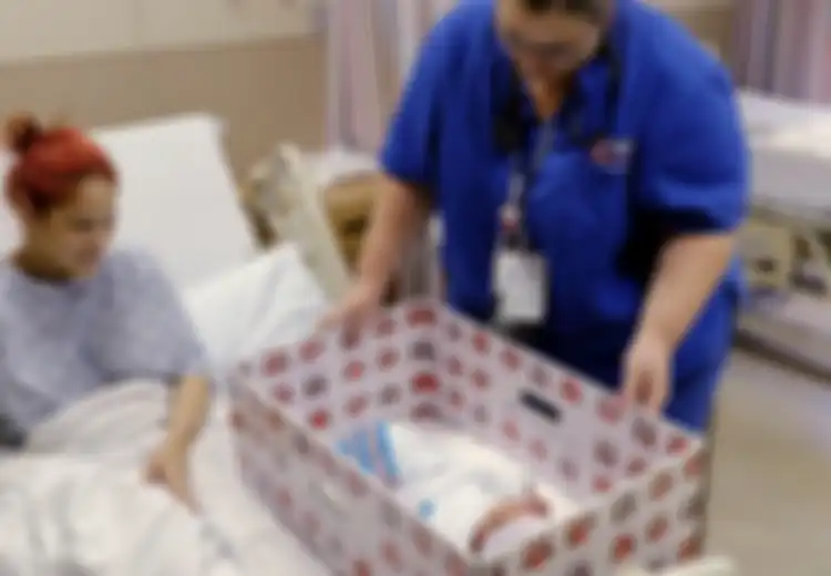 Kisah 3.000 Kotak Bayi