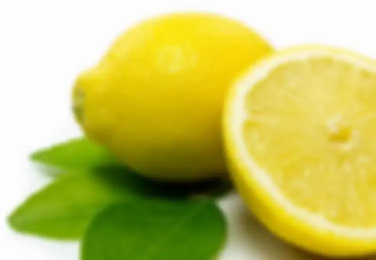 Jeruk Lemon dan Air Garam, Merawat Kulit Bersih Bercahaya dengan Bahan Alami