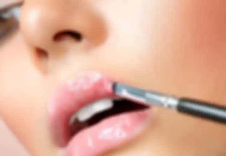 Tips Menjaga Bibir Tetap Lembut dan Merah Merona