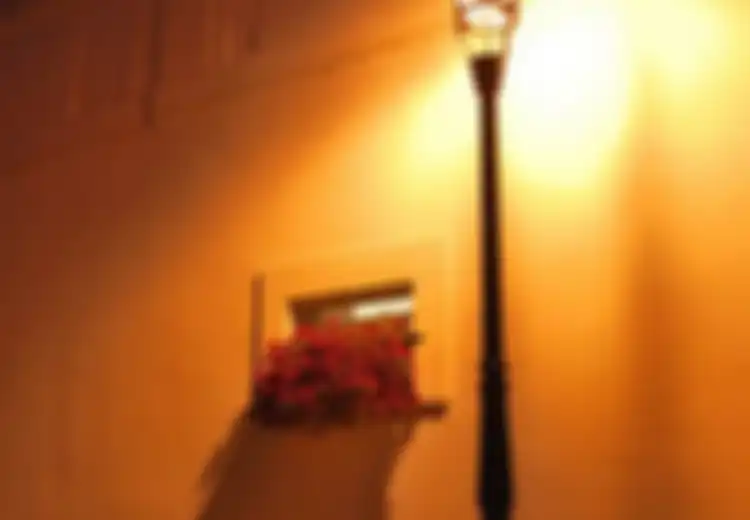 Kisah Terang Lampu Jalanan
