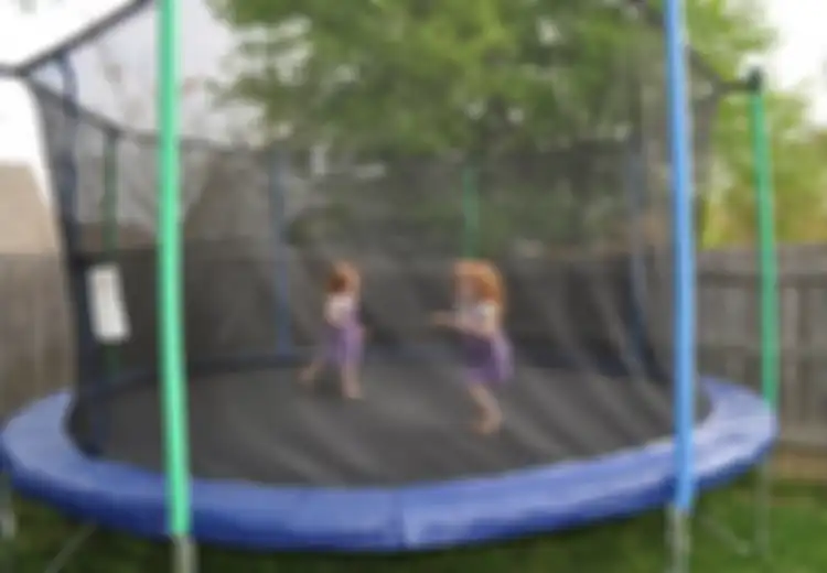 Bahaya Trampolin untuk Anak