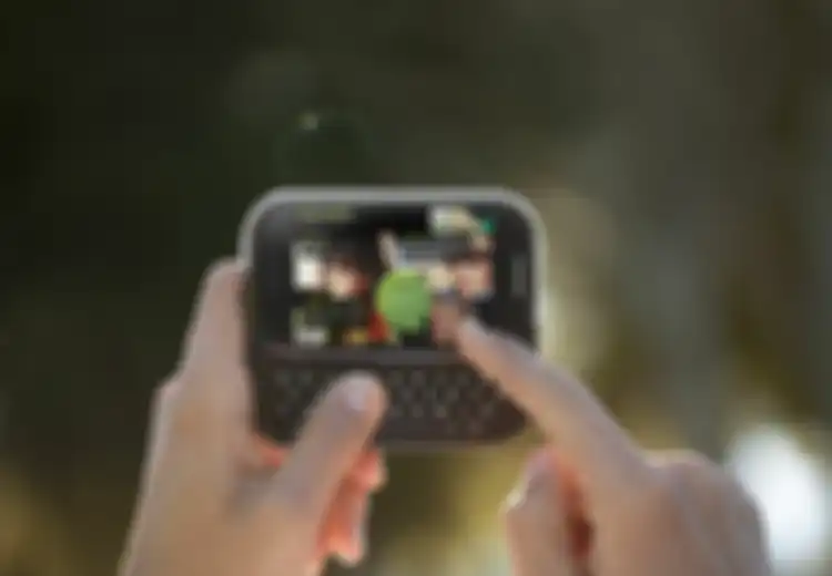 Nonton TV Jangan Sambil Main Gadget