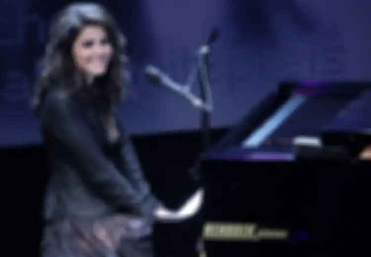 Laba-Laba Hidup Telah Dikeluarkan dari Telinga Katie Melua