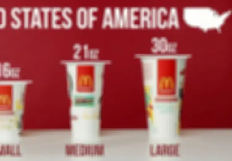 Ternyata Ukuran Gelas McDonald's di Dunia Berbeda-Beda