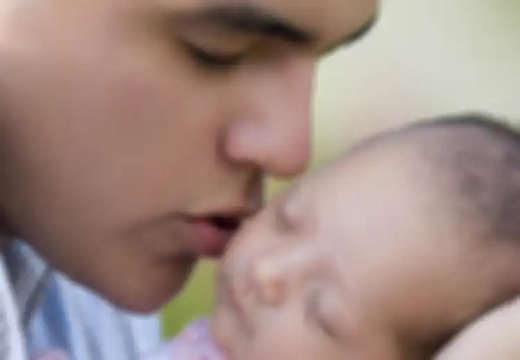 Ciuman Ayah ‘Membunuh’ Bayinya