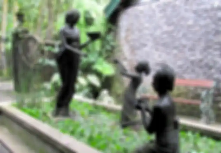 Ulen Sentalu dan Kiprah Konco Wingking