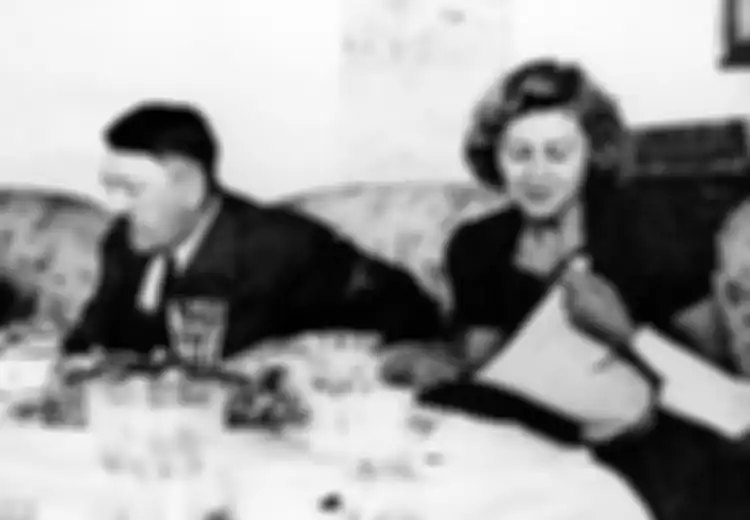 Detik-detik Kematian Hitler di Mata Pelayan Pribadinya: Saya Sendiri yang Membakar Jenazah Hitler