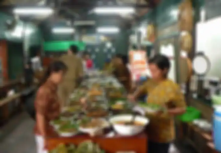 Arang Khusus di Balik Iwak Pe Mbah Jingkrak