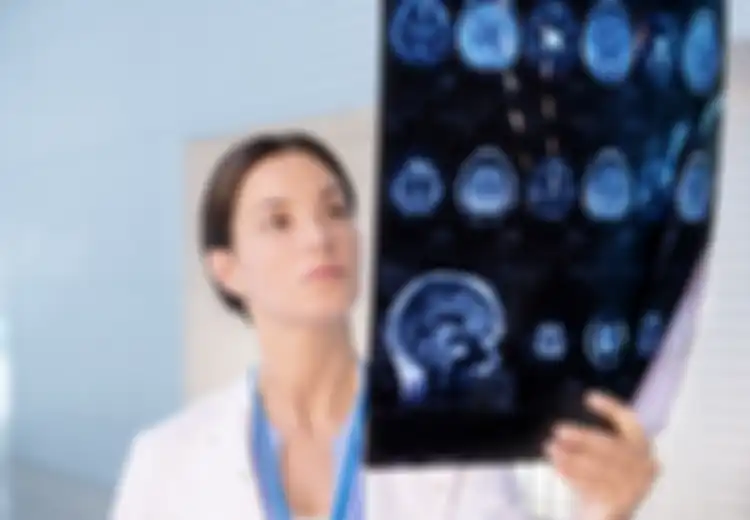 Bingung Kapan Waktu yang Tepat Untuk ke Dokter Spesialis? Ini Dia Penjelasannya