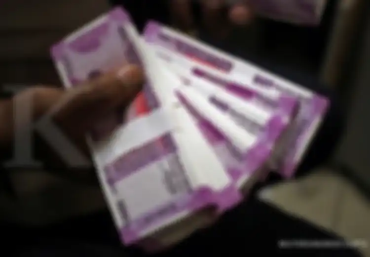 Pemerintah Batasi Akses Miliki Uang Kertas Baru, Warga India Kesulitan Miliki Uang Tunai