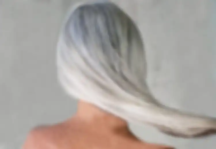 Inilah Empat Alasan Mengapa Warna Rambut Berubah Menjadi Abu-abu