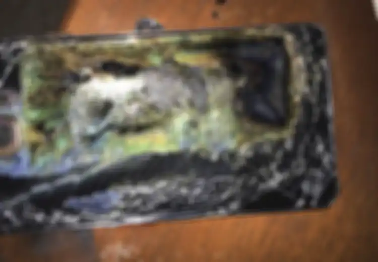 Para Peneliti Membuat Baterai Smartphone Tahan Api yang Tidak akan Terbakar
