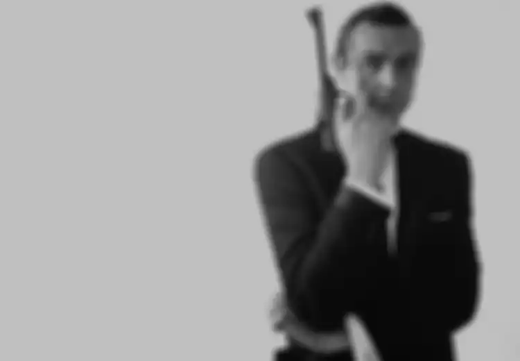 Benarkah Film-film James Bond Mengajarkan Kita Merokok?