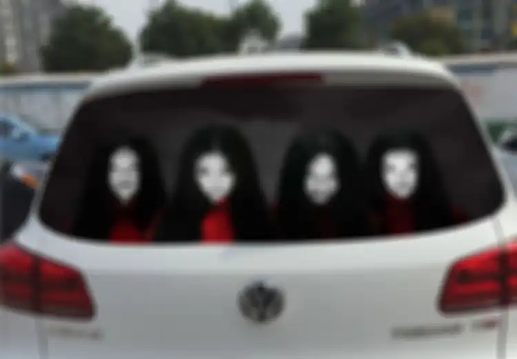 Kesal Karena Lampu Sorot dari Mobil Belakang? Coba Cara Ini …