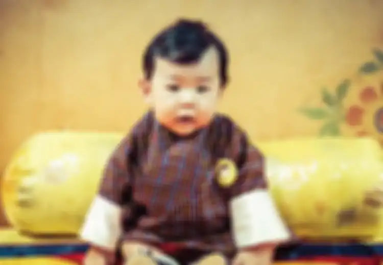 Keimutan Putra Raja Bhutan Ini Hampir Menyaingi Bayi-bayi Kerajaan Inggris