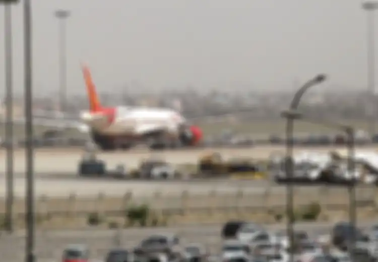 Bangunan Apa Saja yang Tidak Diperbolehkan Berada Di Sekitar Bandara?