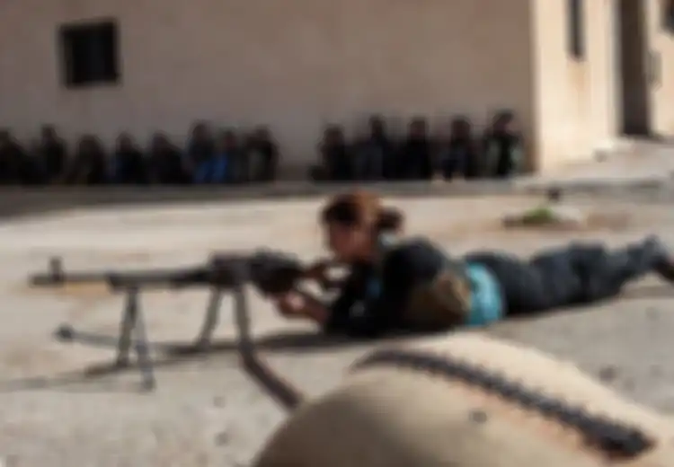 Sniper Perempuan Yazidi Tembak Mati Komandan ISIS yang Pernah Membuatnya Jadi Budak Seks