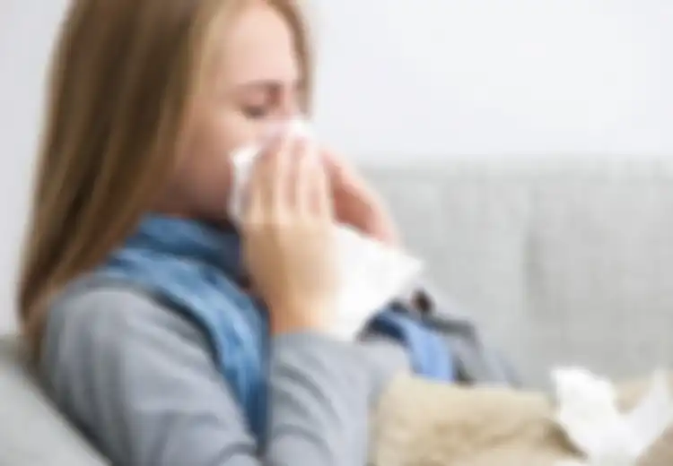 Orang-orang Kesepian Lebih Sering Terkena Flu Parah, Jangan Suka Menyendiri, Ya!