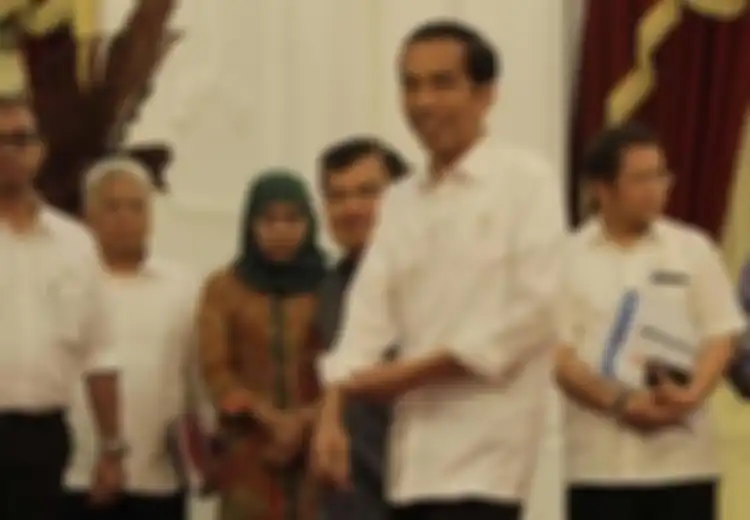 Di Balik Seragam Hitam Putih Presiden Jokowi yang Selalu Setia Menyertai