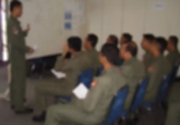 Coffee Morning, Saat Para Pilot Pesawat Tempur TNI AU Menikmati Gorengan Sebelum Latihan