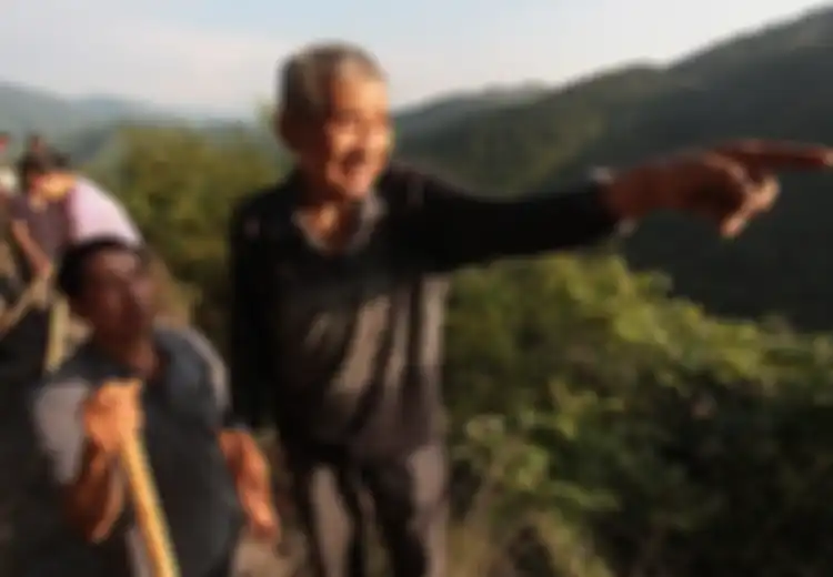 Heroik, Selama 36 Tahun Kakek Ini Gali 3 Gunung dan 10 Bukit untuk Bisa Alirkan Air ke Desanya