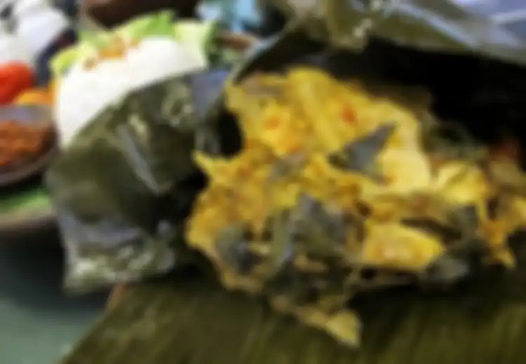 Di Sate Bali Resto, Tum Tidak Terbuat dari Daging Babi, Seperti Apa Rasanya?