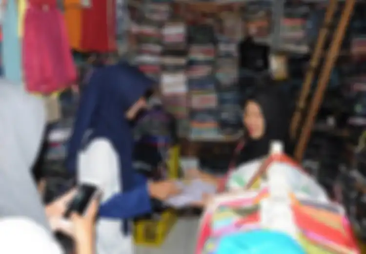Di Kampus Ini Seluruh Mahasiswa Baru Harus Belanja di Pasar Tradisional, Bagaimana dengna Kampus Lain?