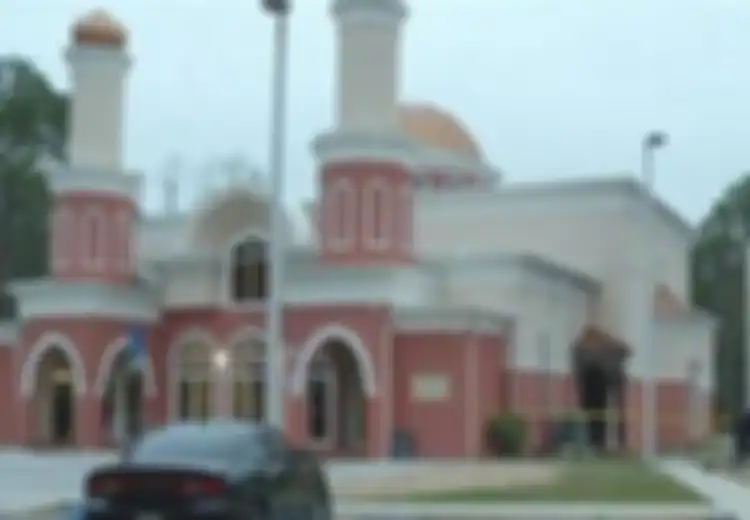 Indahnya Kerukunan Ketika Orang-orang Yahudi Membantu umat Islam Merenovasi Sebuah Masjid