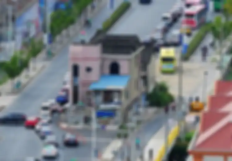 Stres Sering Lihat Kecelakaan, Keluarga Ini Akhirnya Mau Pindah Setelah 14 Tahun Tinggal di Tengah Jalan