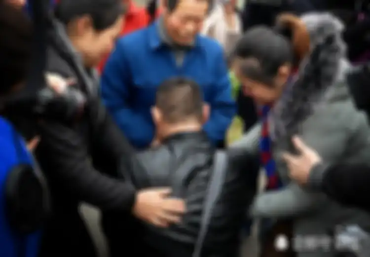 Diculik Saat Berusia 14 Tahun, Baru 25 Tahun Kemudian Bocah Tuli Ini Bertemu Kembali dengan Orangtuanya