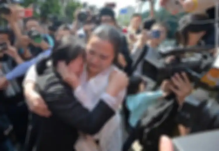 Momen Mengharukan Ketika Orangtua Ini Bertemu Putrinya yang Hilang 24 Tahun yang Lalu