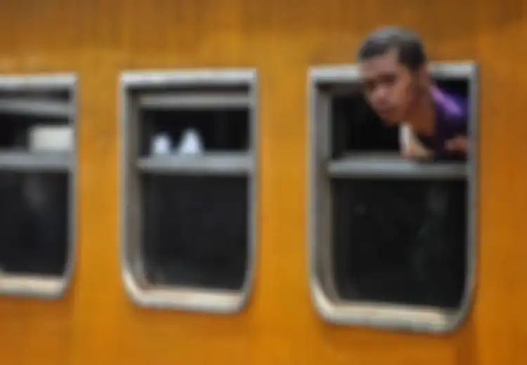 Tarif Kereta Api Ekonomi Jarak Jauh dan Jarak Sedang Kembali ke Tarif Komersial