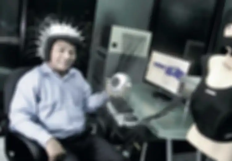 Ini dia Helm Pembasmi Kanker Otak Karya Anak Bangsa