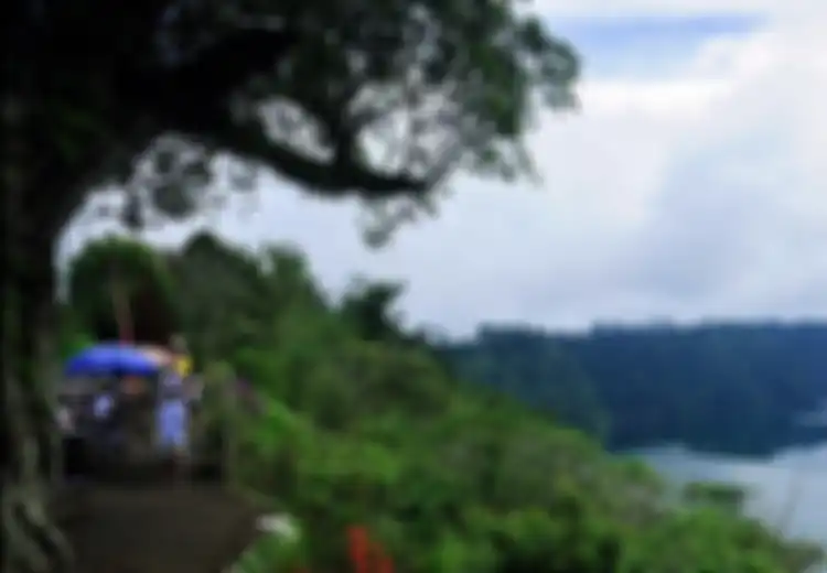 Menikmati Keheningan Sempurna Danau Tamblingan