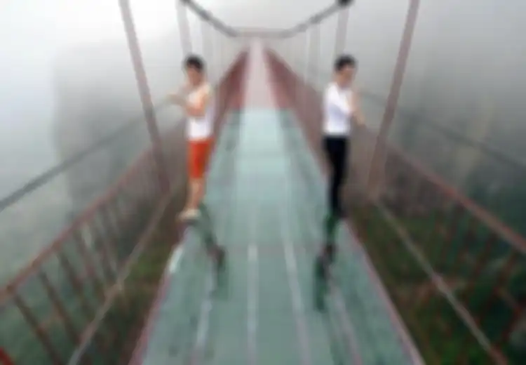 Berani Mencoba Jembatan Gantung Unik Ini?