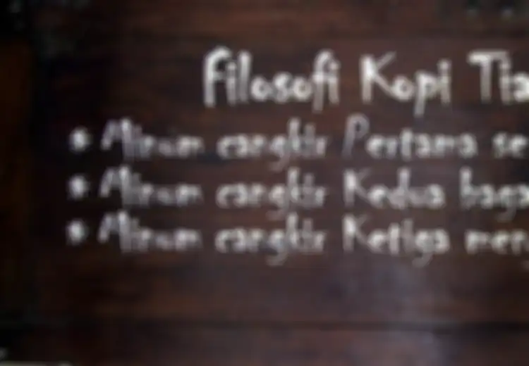 Dikepung Barang Antik di Kedai Kopi Tiam Ong Medan