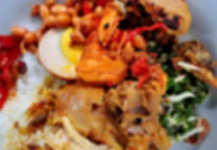 Nasi Ayam Kadewatan Ibu Mangku, Serasa Makan di Rumah Sendiri