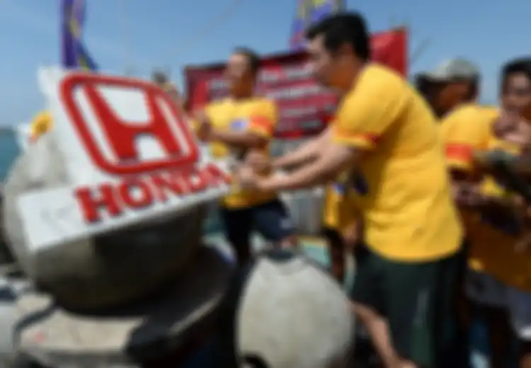 Honda Menggelar Aksi Peduli Lingkungan dengan Menanam Terumbu Karang