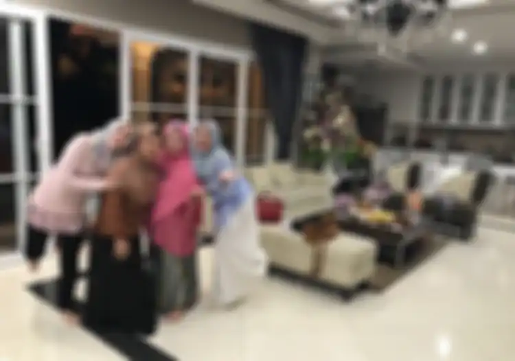 Tampilan dapur yang menyatu dengan ruang keluarga
