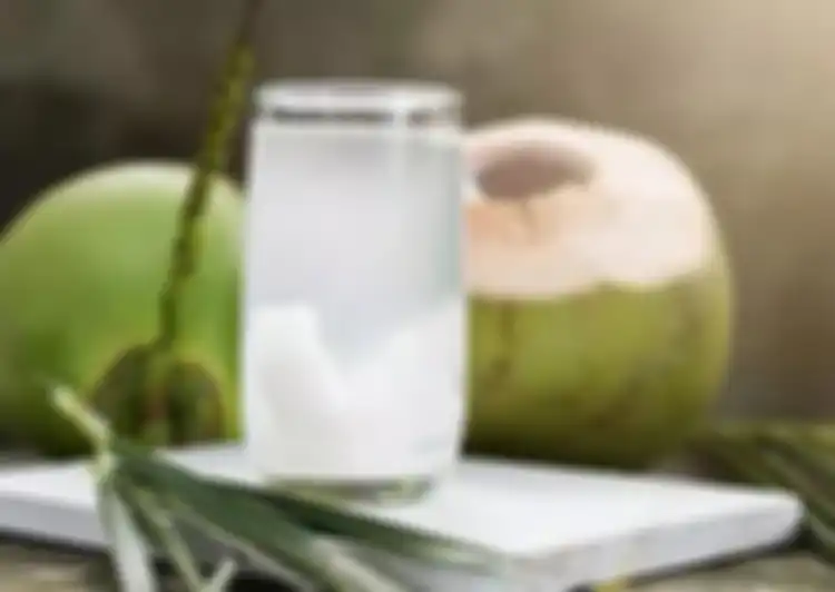 Lebih Baik dari Obat! Rutin Minum Air Kelapa 7 Hari Berturut-turut, Hal Luar Biasa Ini Bakal Terjadi pada Tubuh!