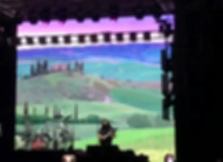 Dream Theater juga menyuguhkan visual yang keren dalam konsernya di Solo