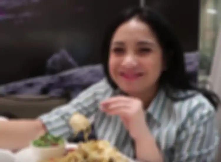 Berikan Makanan Sisa Pada Asistennya, Nagita Slavina Diprotes Netizen Karena Hal Ini