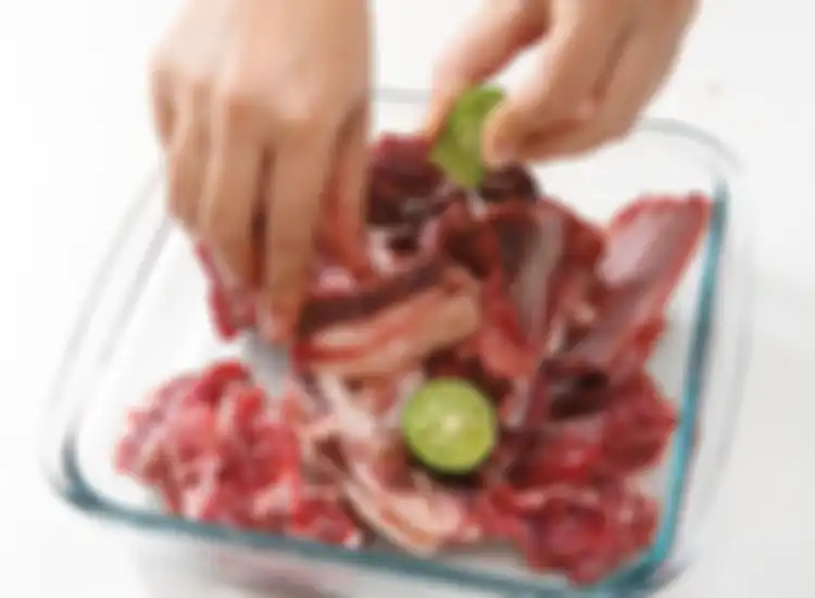 Agar Daging Tak Cepat Busuk, Pahami Kemampuan Freezer di Kulkas 
