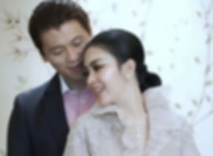 Syahrini dan Reino Barack