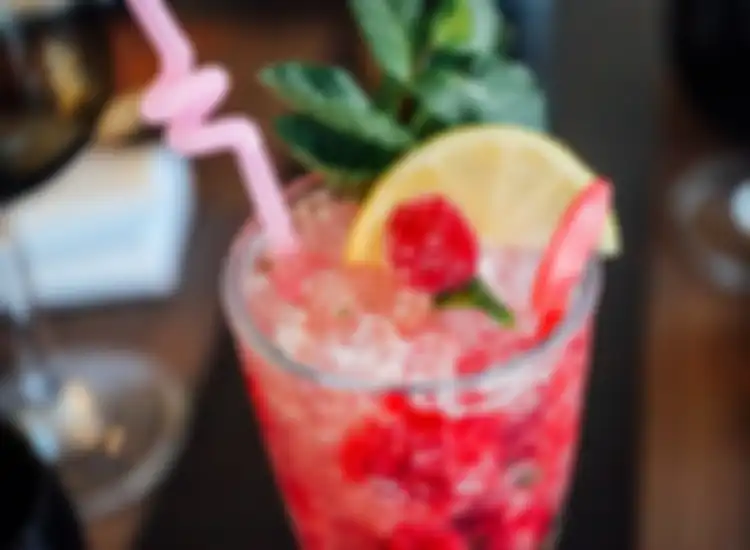 Foto minuman manis dengan kandungan gula tinggi dapat menyebabkan penyakit diabetes tipe-2.