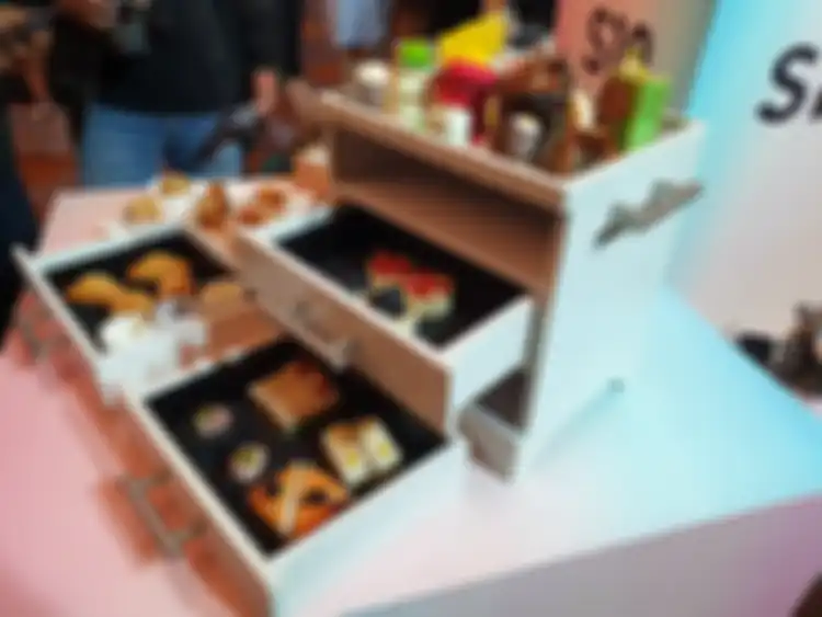 Samsung Galaxy S10, hasil foto Wide Angle kondisi indoor 