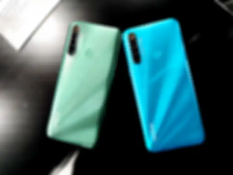 realme 5i warna Forest Green dan Ocean Blue