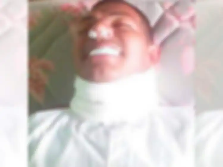 Penampakan Danny Gonzales saat berpose layaknya orang yang sudah meninggal.