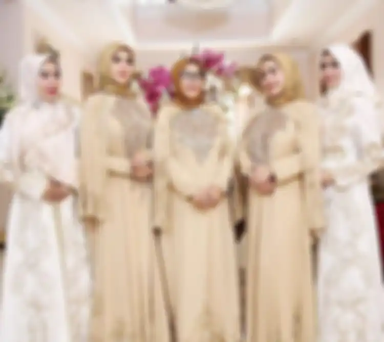 Syahrini dan keluarga
